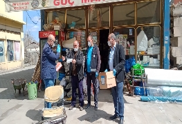 Akyaka Belediyesi Halka Ücretsiz Maske Dağıttı. 